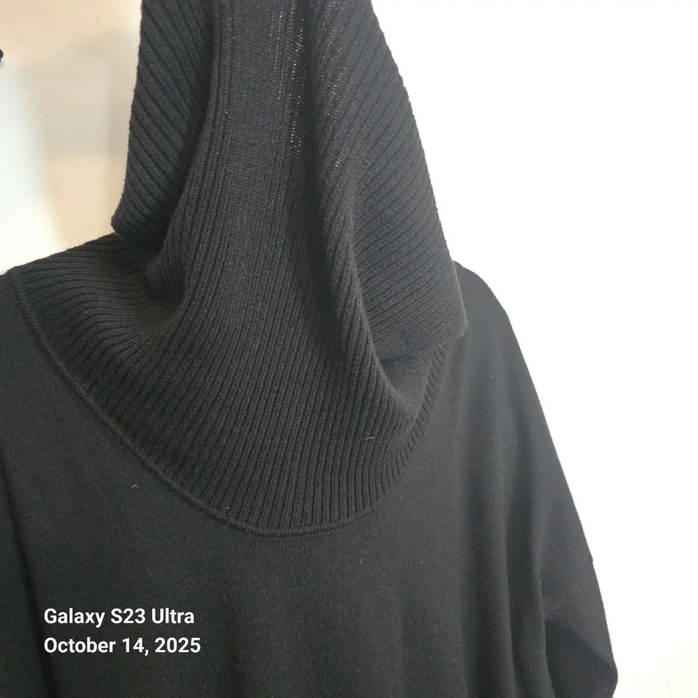 Michael Kors Women's Turtleneck‎ Sweater Bottom Fringe Size Large Black